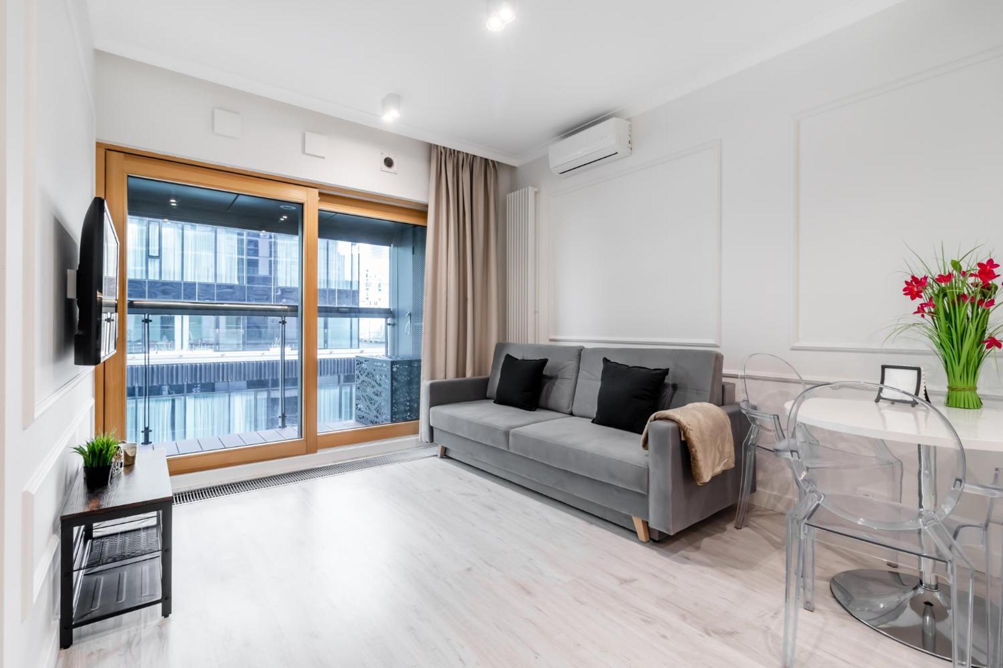 ורשה Golden Apartments -City Center - Mennica Residence מראה חיצוני תמונה