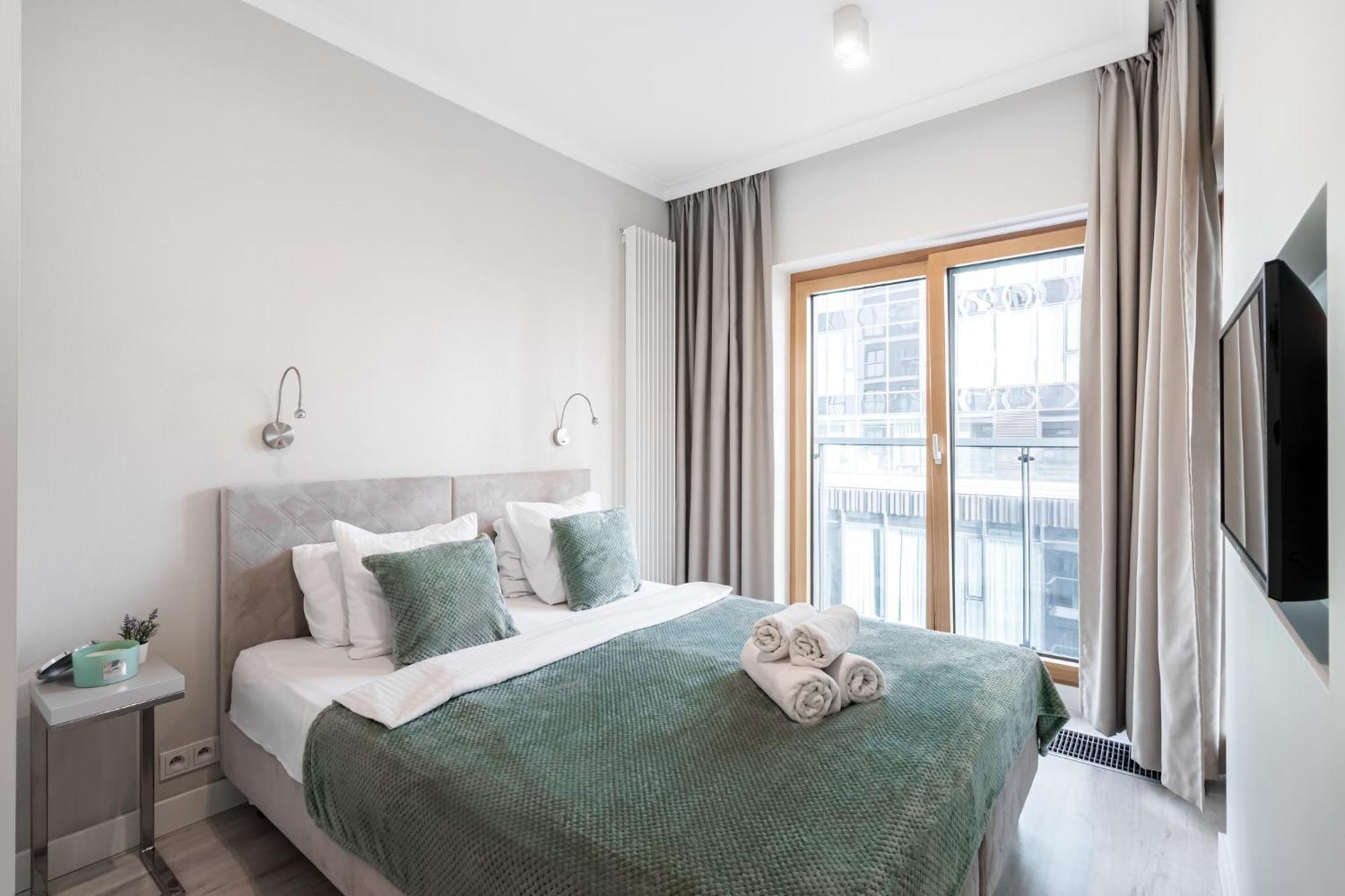 ורשה Golden Apartments -City Center - Mennica Residence מראה חיצוני תמונה