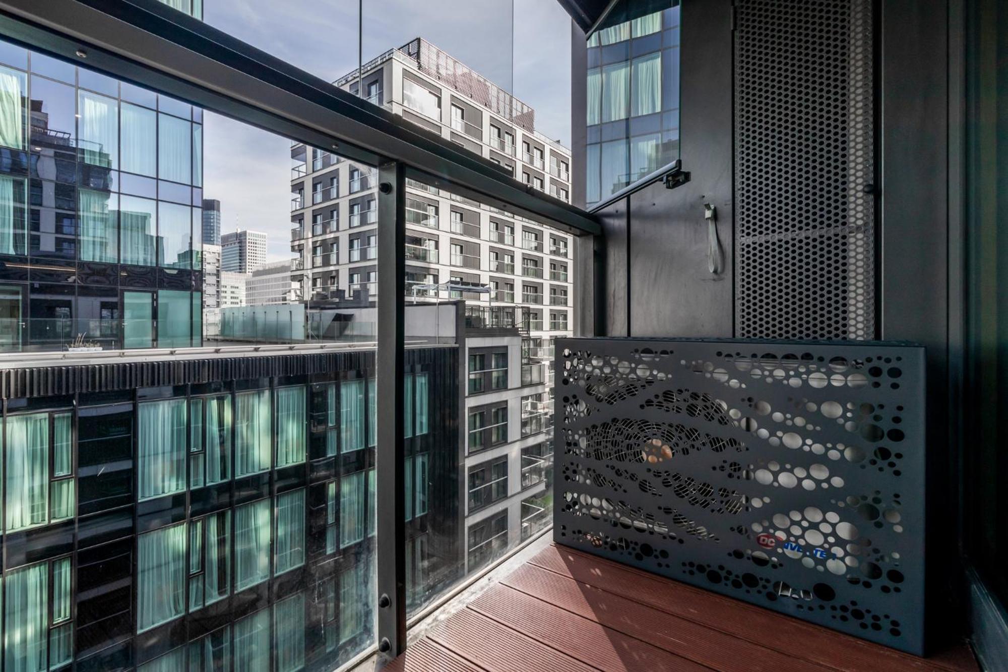 ורשה Golden Apartments -City Center - Mennica Residence מראה חיצוני תמונה