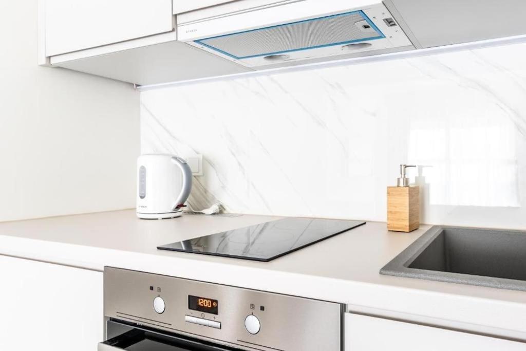 ורשה Golden Apartments -City Center - Mennica Residence מראה חיצוני תמונה