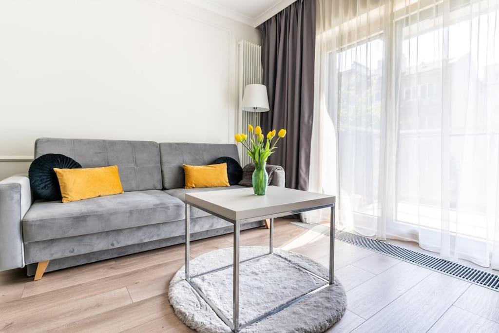 ורשה Golden Apartments -City Center - Mennica Residence מראה חיצוני תמונה